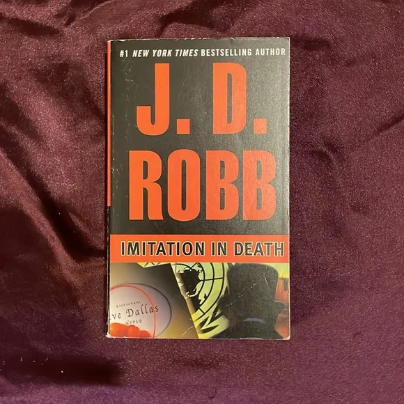 J.D. Robb Book Collection - Picture 5 of 9